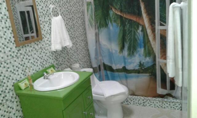 Cabinas Hukats Secret Jungle Puerto Viejo de Talamanca Exterior photo